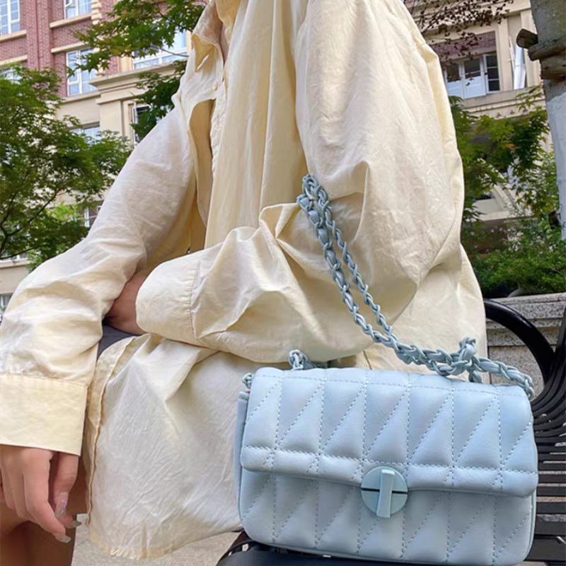 MOODS Embroidery Thread Chain  - Women'S Fashion Boutique 리뷰 및 가격